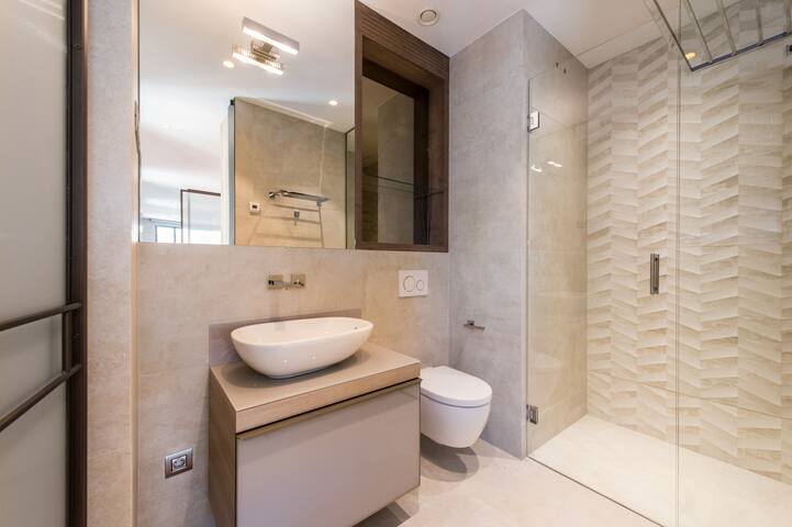 Apartamento Duplex Centro de Madrid – Orquidea gallery image 4