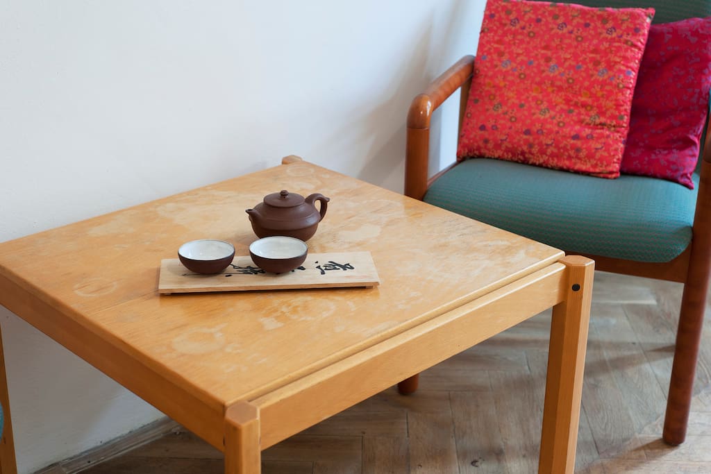 Table in Santai bedroom