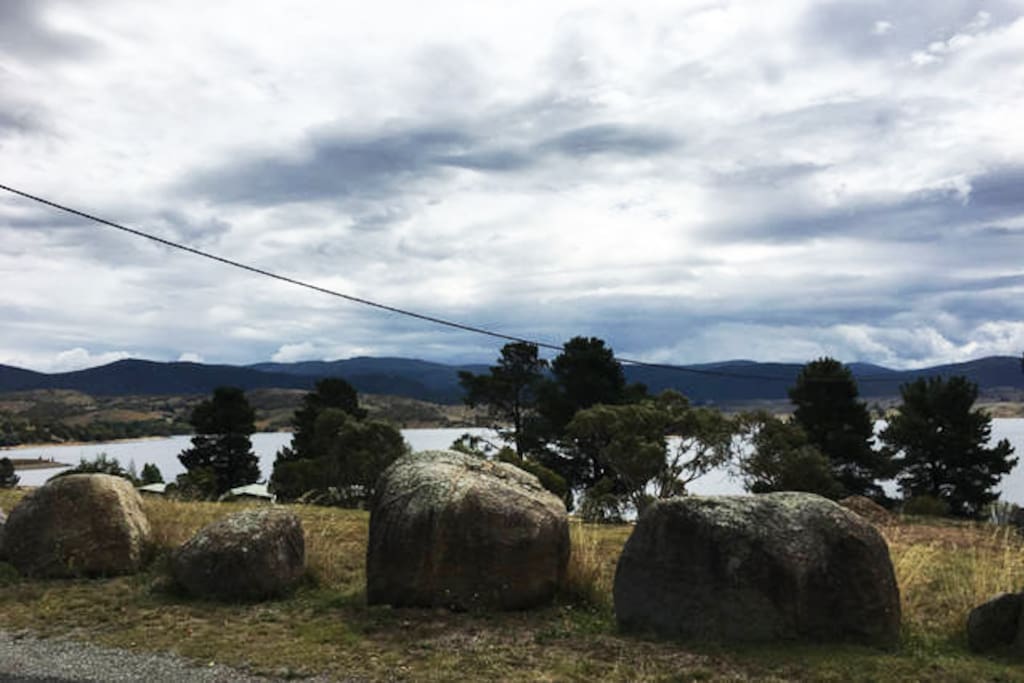 100 metres from gorgeous Lake Jindabyne