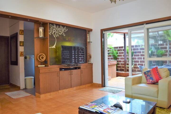 Living room image 5