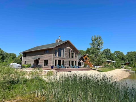 Willows Cabin Cascade, On Lake