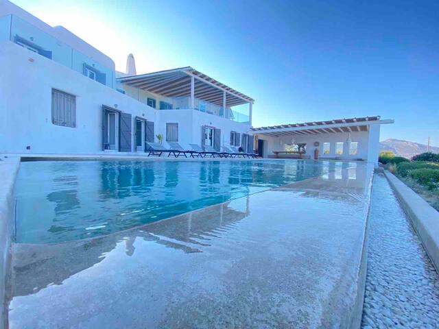 AURA VILLA | A STORY TO TELL gallery image 2