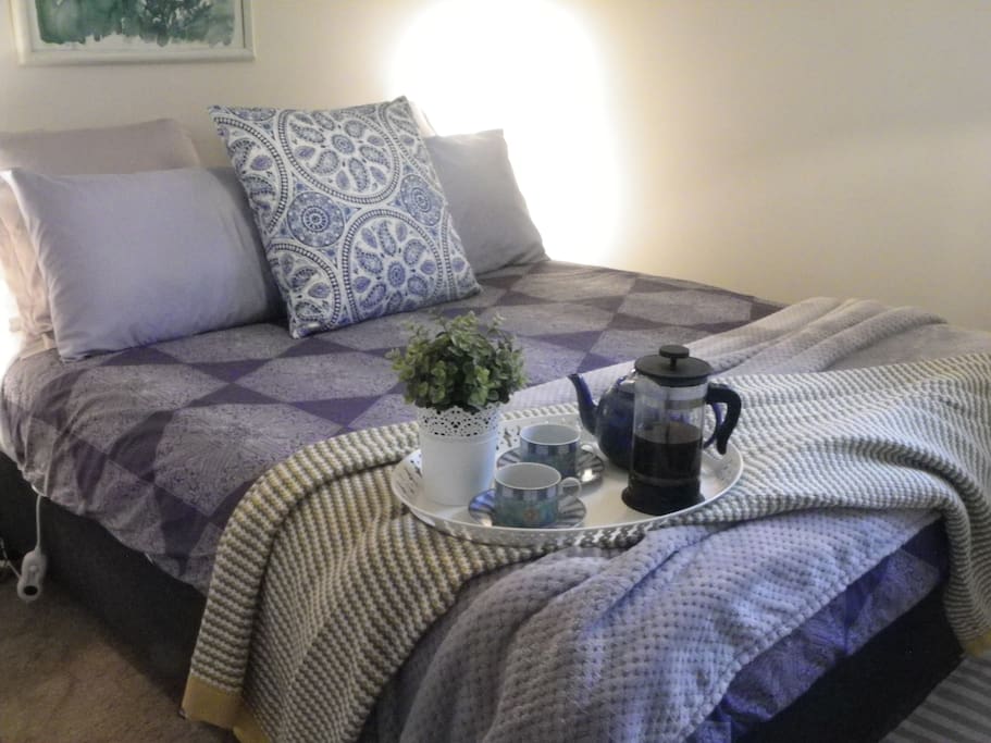 Private Room with queen size bed