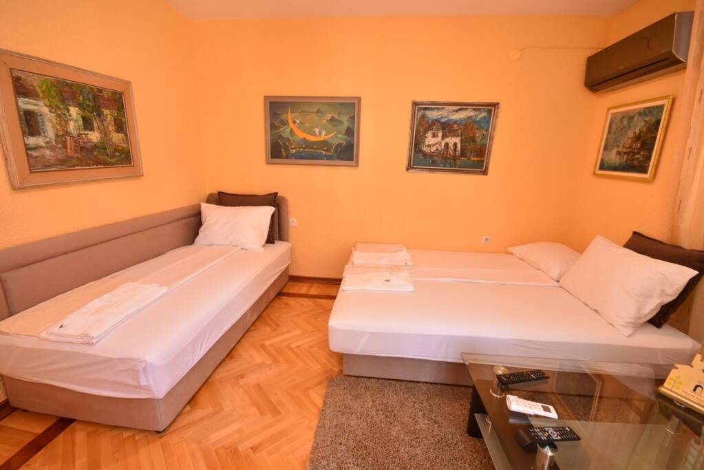 Bedroom/Lounge