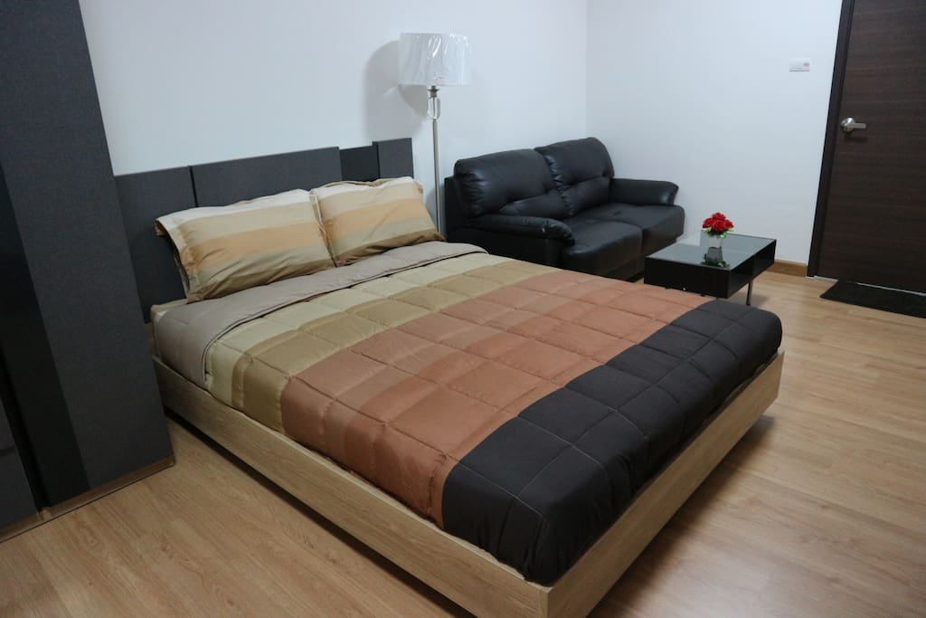 Queen size bed , Sofa