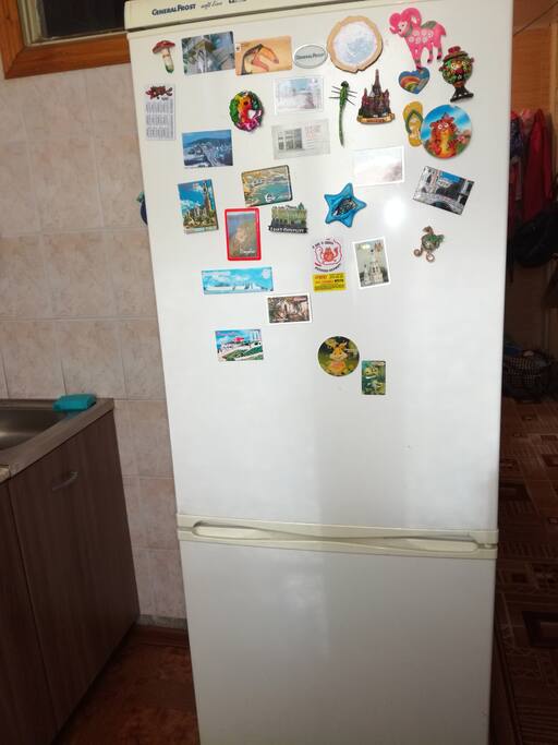 Холодильник
Refrigerator
