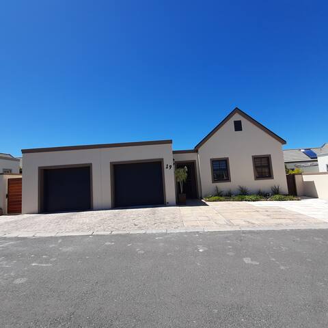 Warm and cosy home in security estate gallery image 5