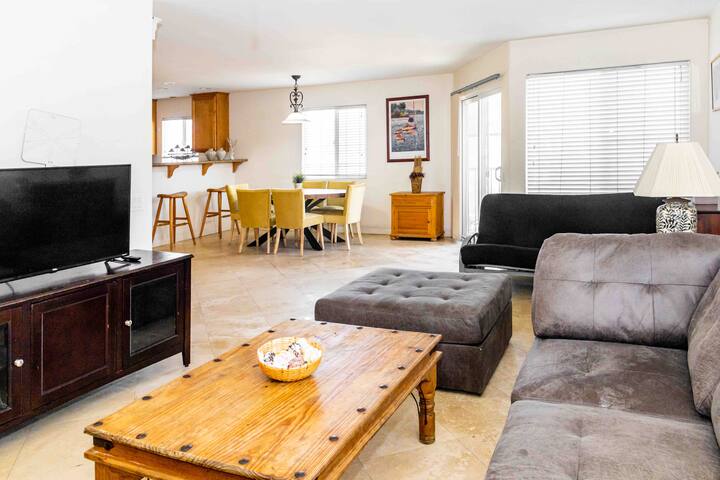 Mission Beach House with a rooftop deck gallery image 5