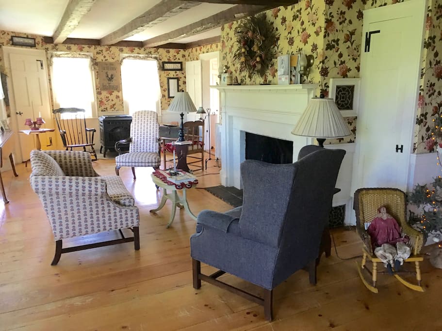 Gathering room and in the winter enjoy a nice fire.