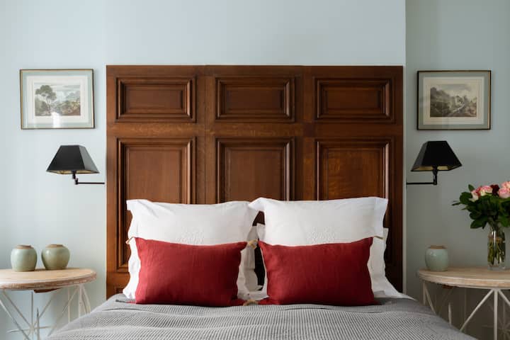 Bedroom 2 can be made as a queen or two twins