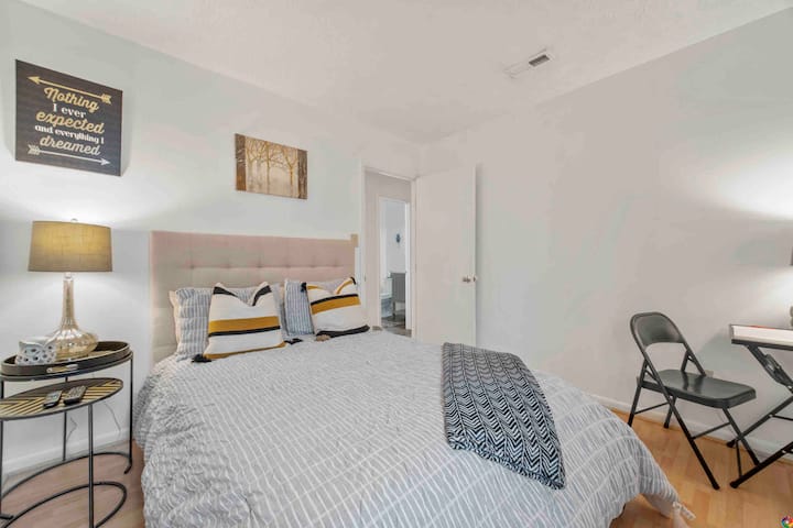 Dhoma e gjumit #1 Krevat i plotë