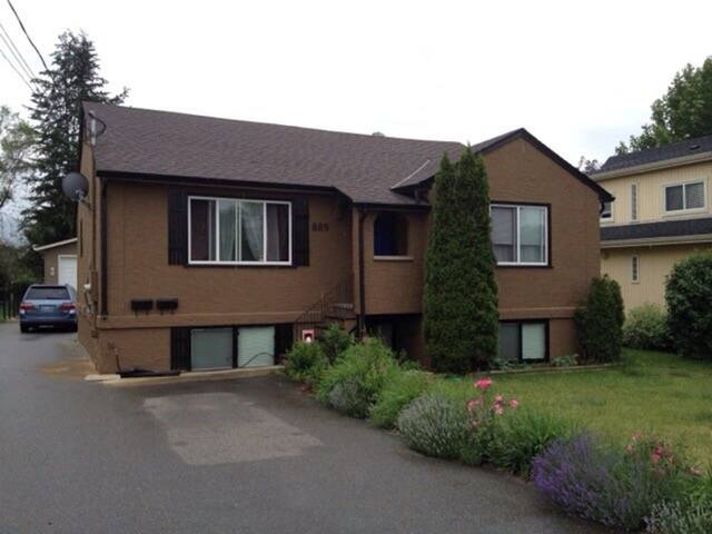 A Comfortable Room In Rutland