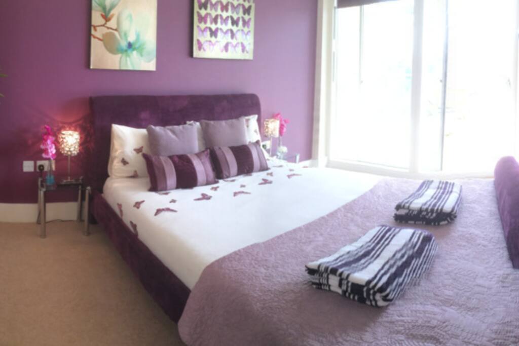 Master En-Suite Bedroom