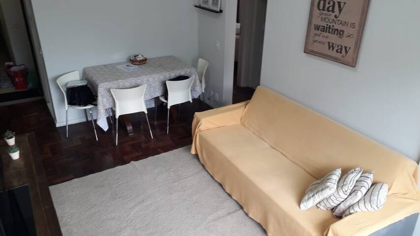 Apto 2 quartos no coração de Copacabana (6 vagas). gallery image 5