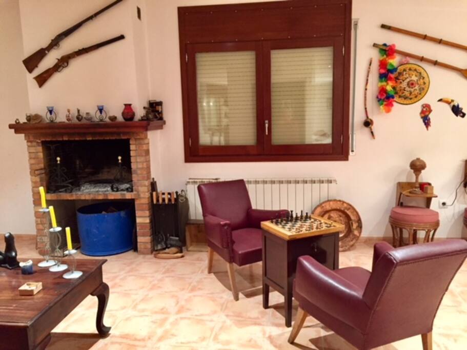Chimenea y zona de juego