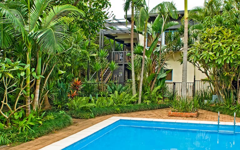 Beach House on Armstrong – Byron Bay-no schoolies
