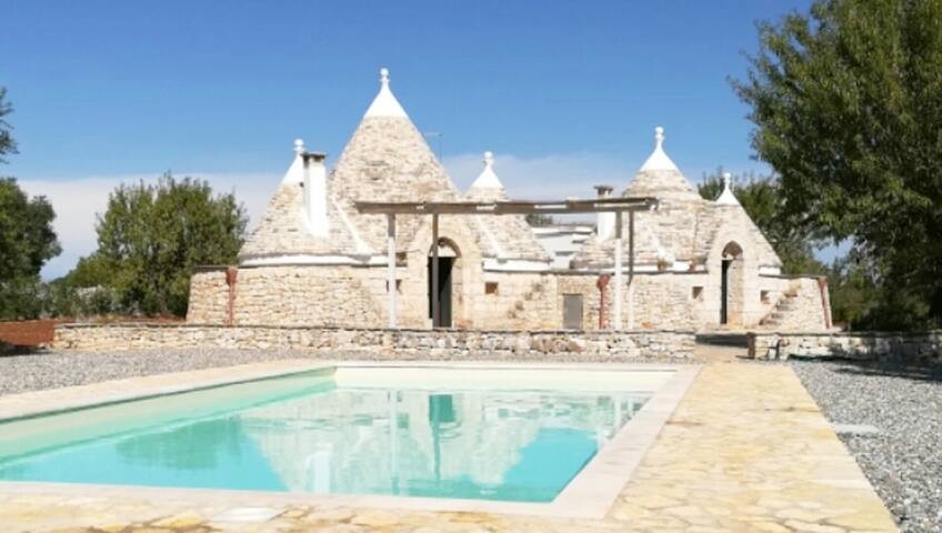 Trullo with swimming pool. Charme&relax gallery image 4