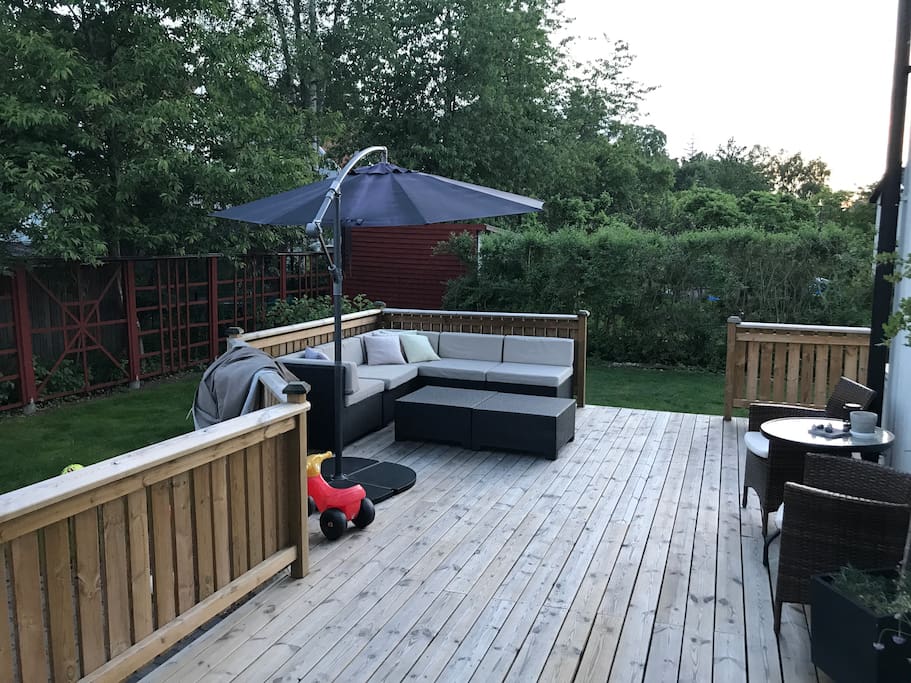 Porch, perfect location in south.