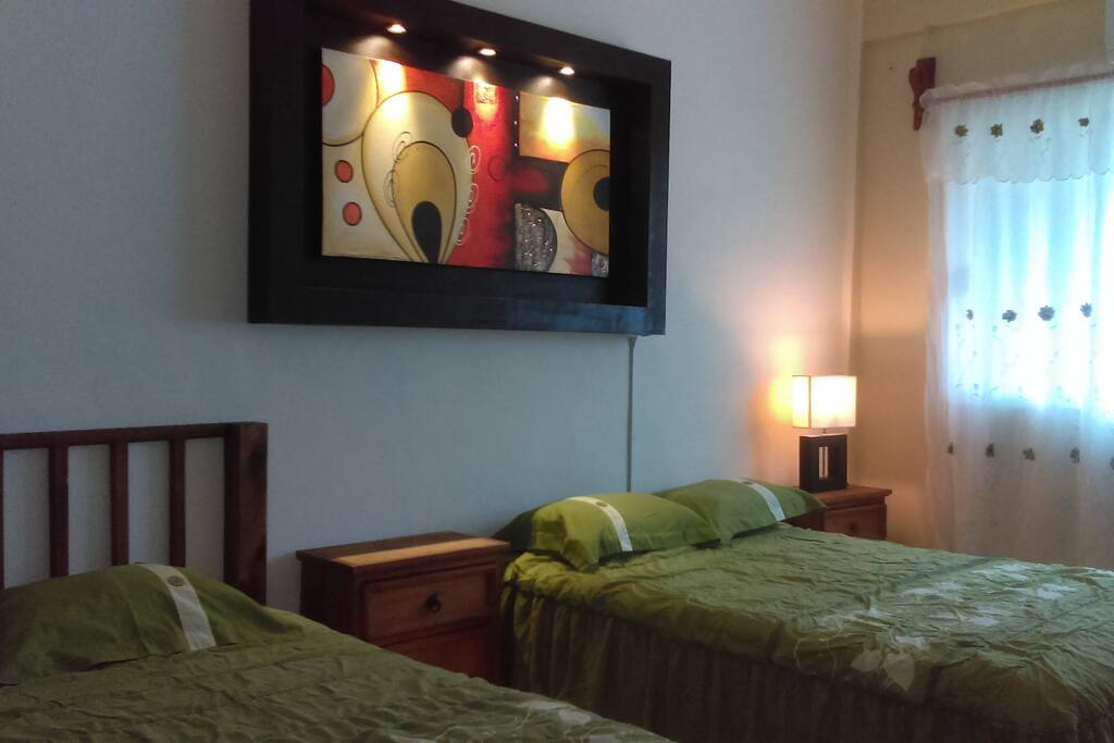 recamaras con cama matrimonial e individual