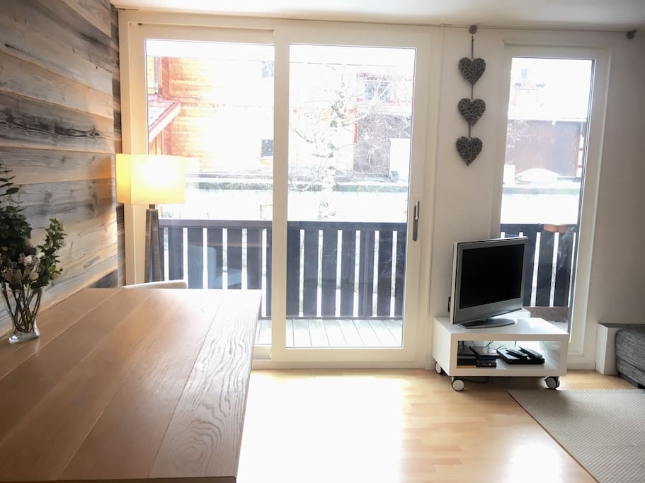 and dining area that gives onto the sunny balcony
