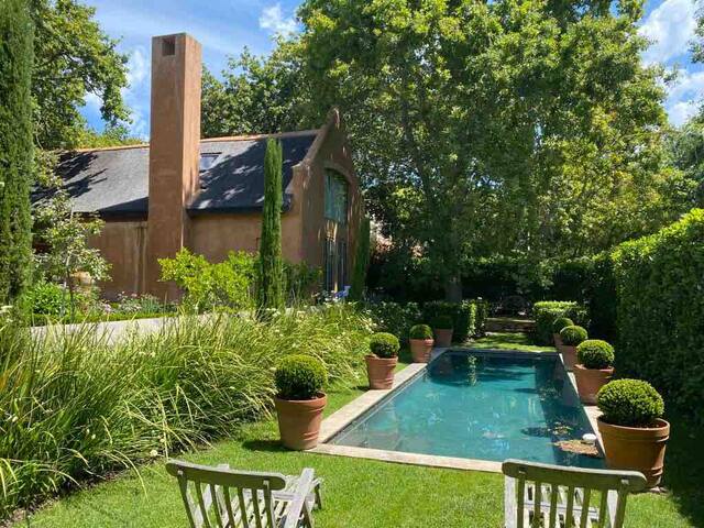 Charming cottage under the Oak tree’s