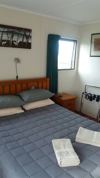 Queen size bed