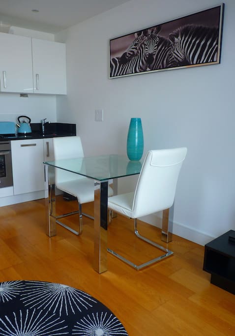 The facilities consist of single bedroom accommodation, an elegantly furnished living room and kitchen area with an integral oven, ceramic hob, fridge-freezer, dishwasher and washer/dryer.