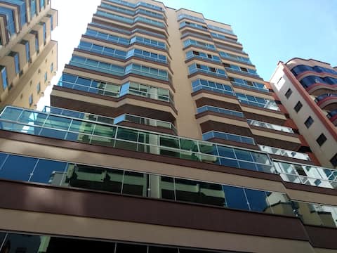 Excellent ap,3Qtos, 3BH, tv, air, wifi, 2Garages