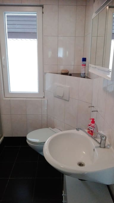 Gemeinschaftsdusche/WC