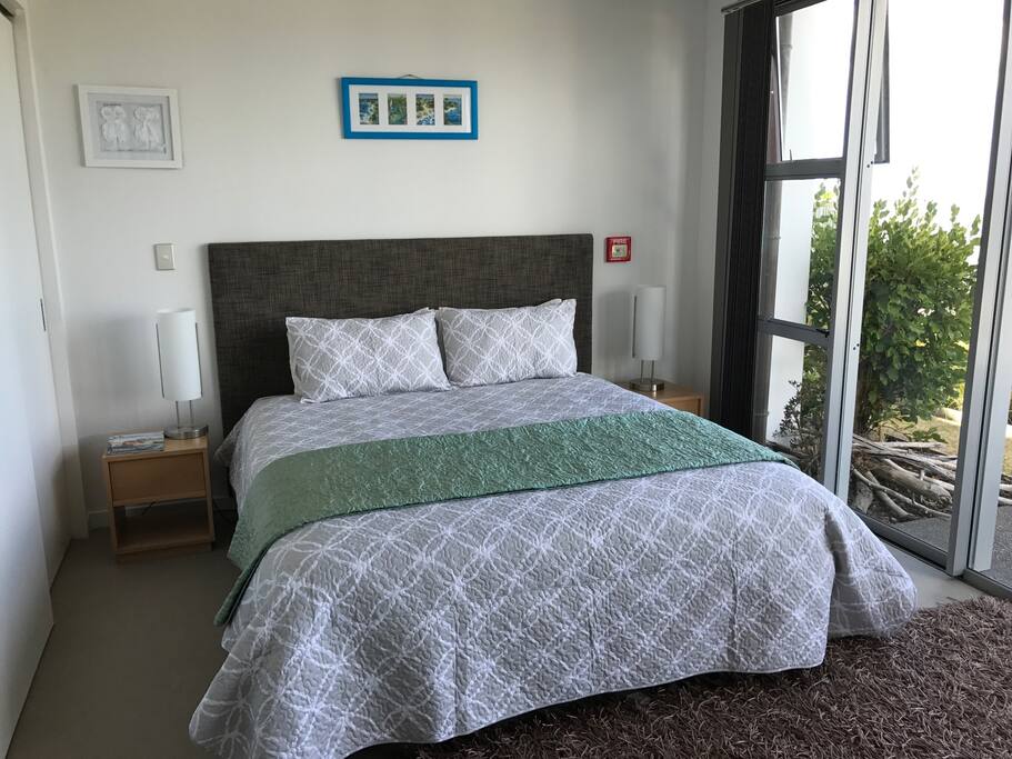 Studio King Size Bed