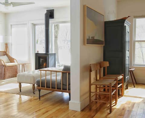 Huge Classic Cottage Dwtn CVX! Walk everywhere!