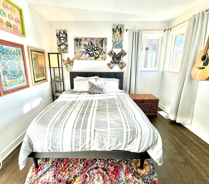 Dhomë gjumi/zyrë dopio "queen".