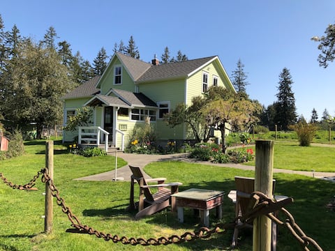 1907 Historic Anderson Farmhouse