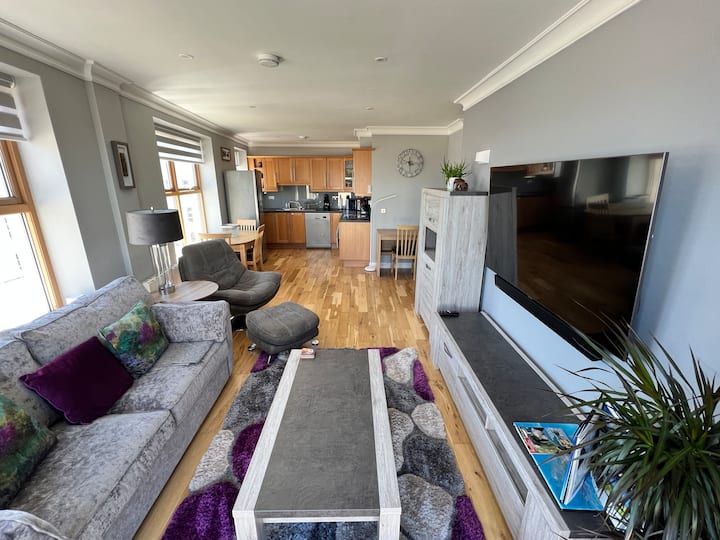 Amazing Central Apartment With Large Balcony - Killarney