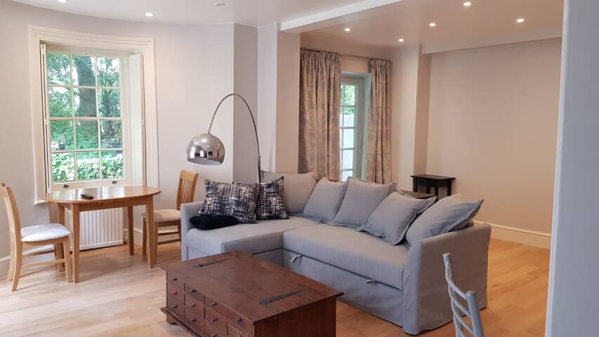 Bright Notting Hill Garden flat in London gallery image 5