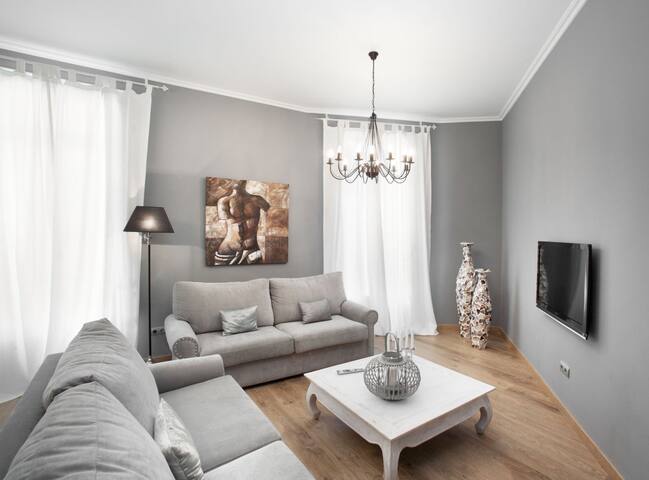 Bourgogne Bright Luxurious Apartment gallery image 3