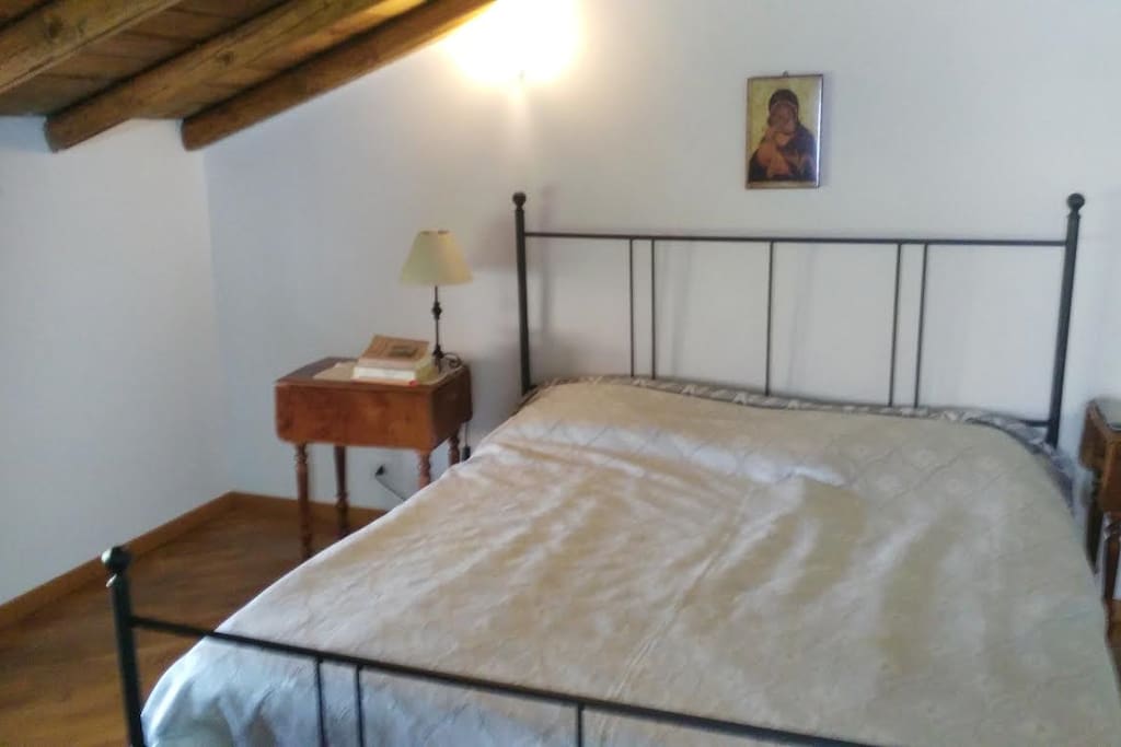 Double bed bedroom