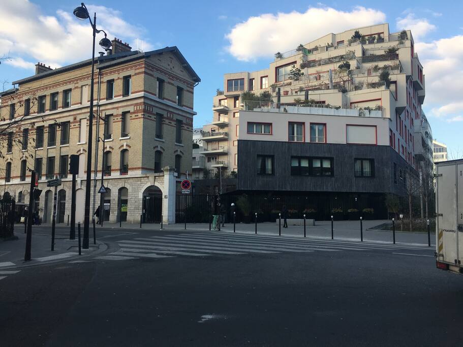 En face de ma rue, In front my street, En frente de mi calle, في مواجهة ما رو