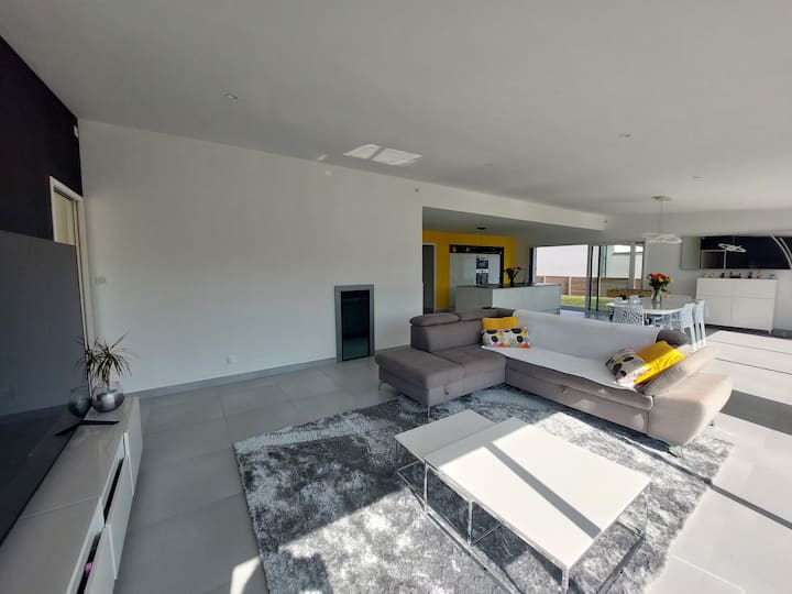 Მისაღები ოთახის ხედი 