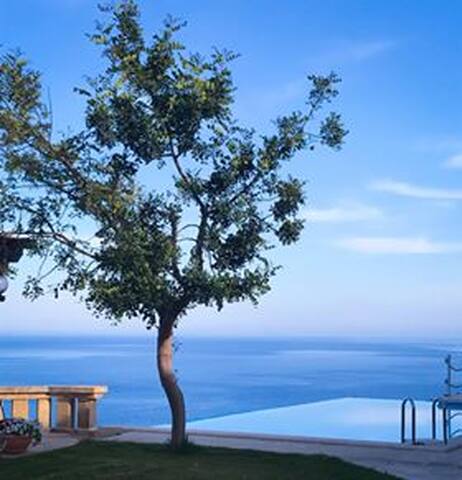 Ginestra Sea View by Galatea Casa Vacanze gallery image 5