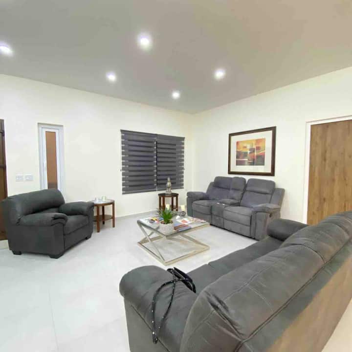 Villa 5 Minutes From The Beach, Pool, Backyard - Aruba