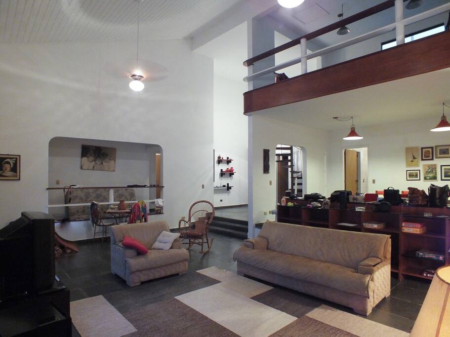 Sala ampla e arejada