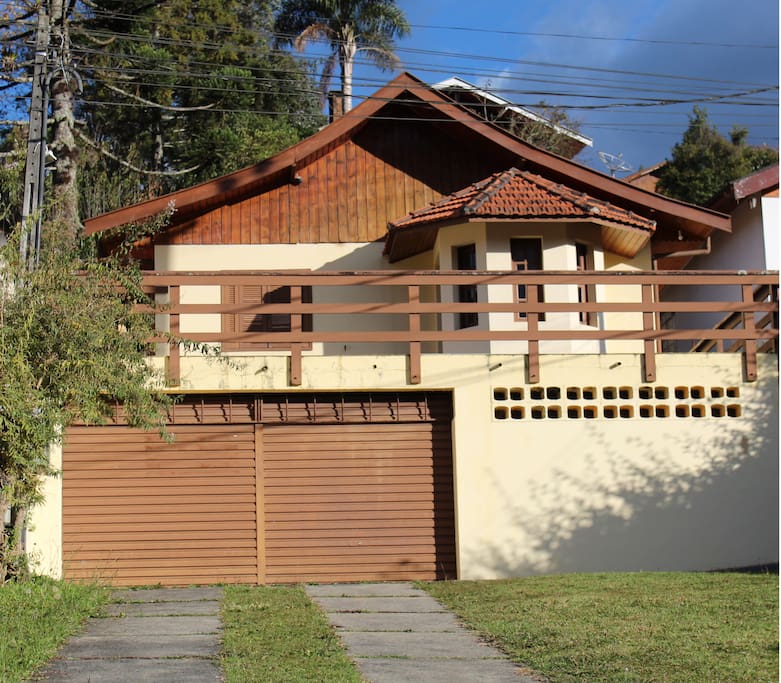 Frente da casa ao pôr-do-Sol