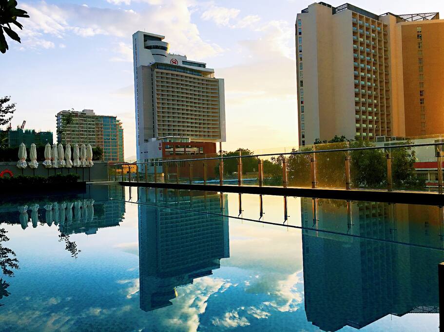 Swimming pool (free)