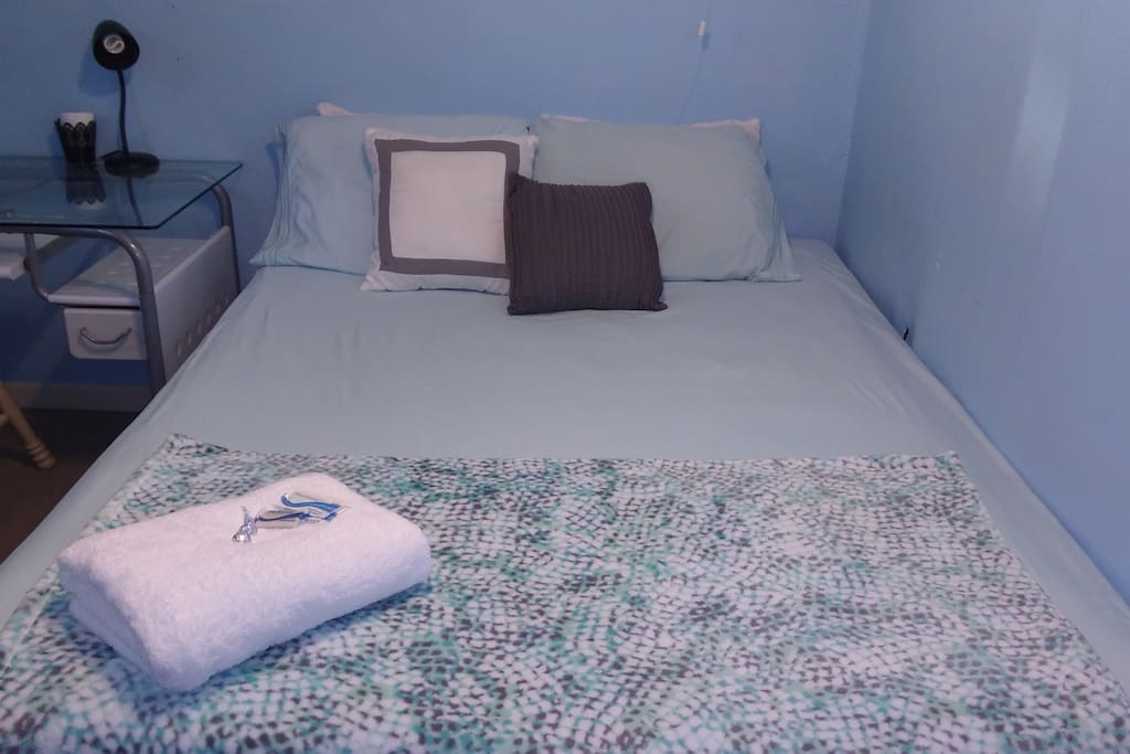Crisp, clean linens & fresh towels provided to guests