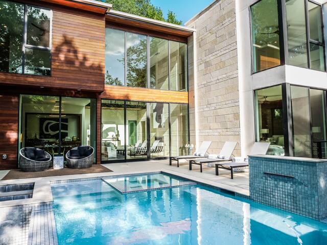 Gated Urban Architectural Masterpiece – NO PARTIES gallery image 2