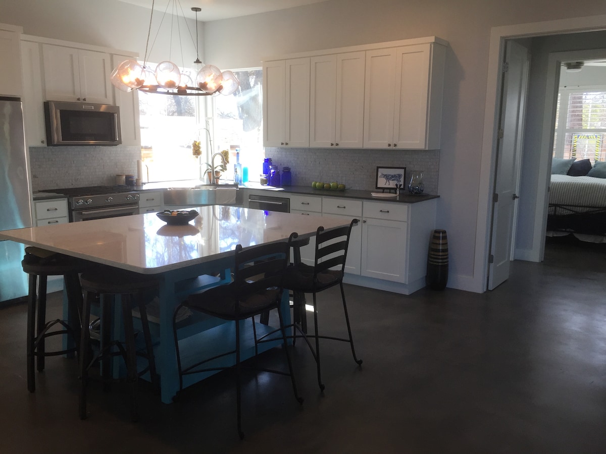 Comfy, private space in new home near Mueller, UT