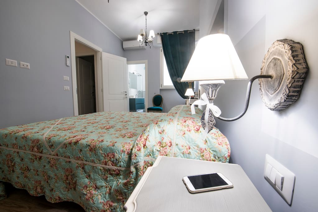 Bedroom 1 : a/c in room