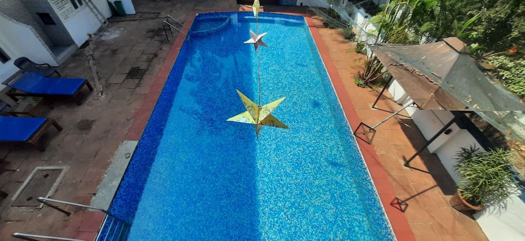 Baga street – luxury stays