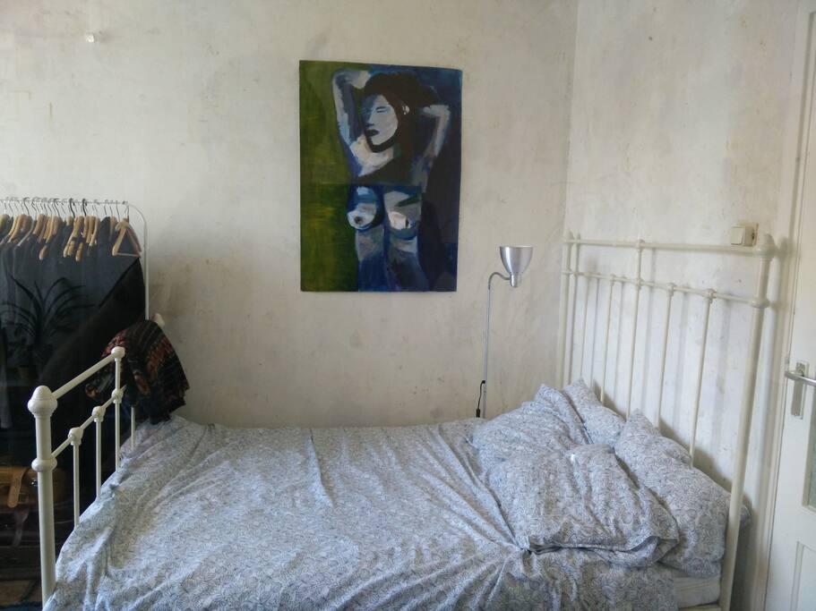the room (with balcony)